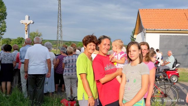 2017 Temetői harangláb és az áthelyezett keresztek megáldása